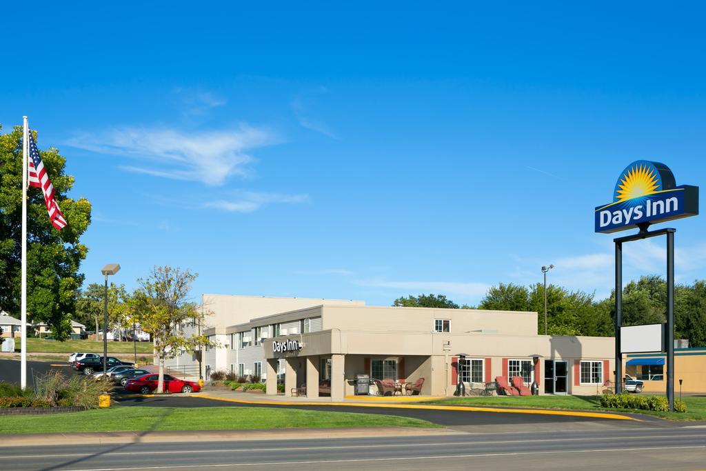 Days Inn By Wyndham Pierre Εξωτερικό φωτογραφία